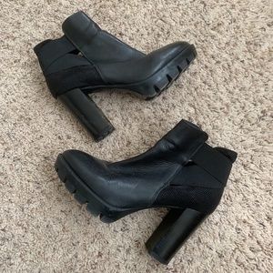 Maria Pino Designer Black Leather Platform Chunky Heels Size 8